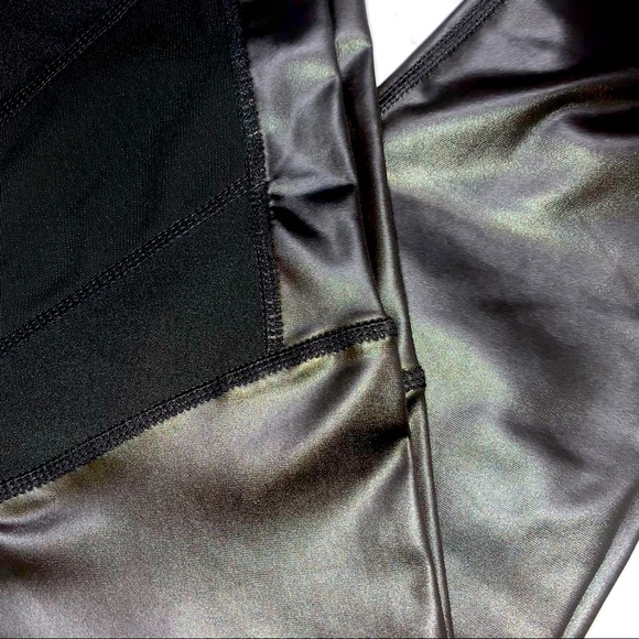 Matte Mesh Panel Shine Leggings - Picture 4 of 10